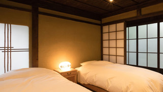 [禁煙] もと屋 / 20平米 / 最大2名迄 / シングル2台