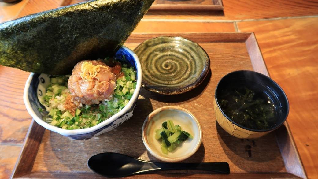 近くの江の島から始まる
記念日の美味しい朝食 / 1