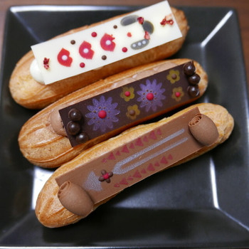 「マールブランシュ 加加阿365祇園店」 料理 41952867 エクレア3種類（おはな、おちょぼ、かんざし）各388円