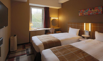 A great solo trip. Would you like to stay at a stylish hotel? 3328877