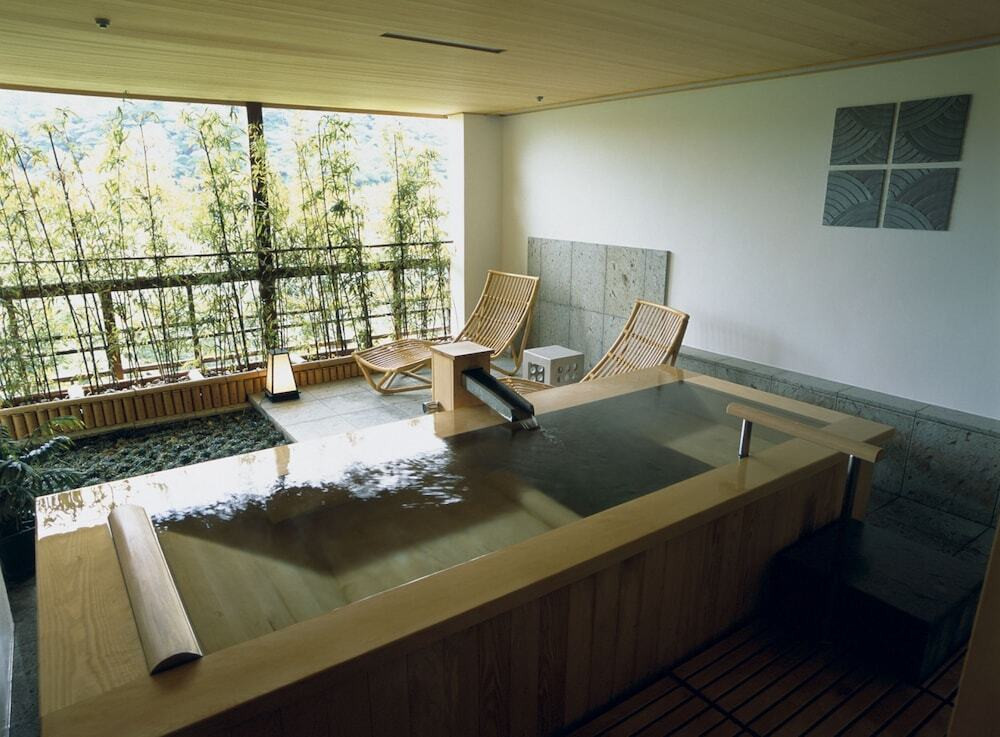 趣きの異なる部屋が揃う贅沢な和の空間3719812