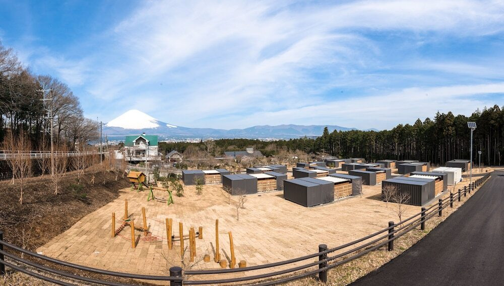 おしゃれなキャビンでキャンプ気分を満喫3413401