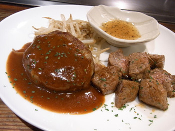 「鉄板Diner JAKEN 池袋本店」料理 582900 やわらか牛ステーキ・特選黒毛和牛ハンバーグステーキ　ＭＩＸセット　