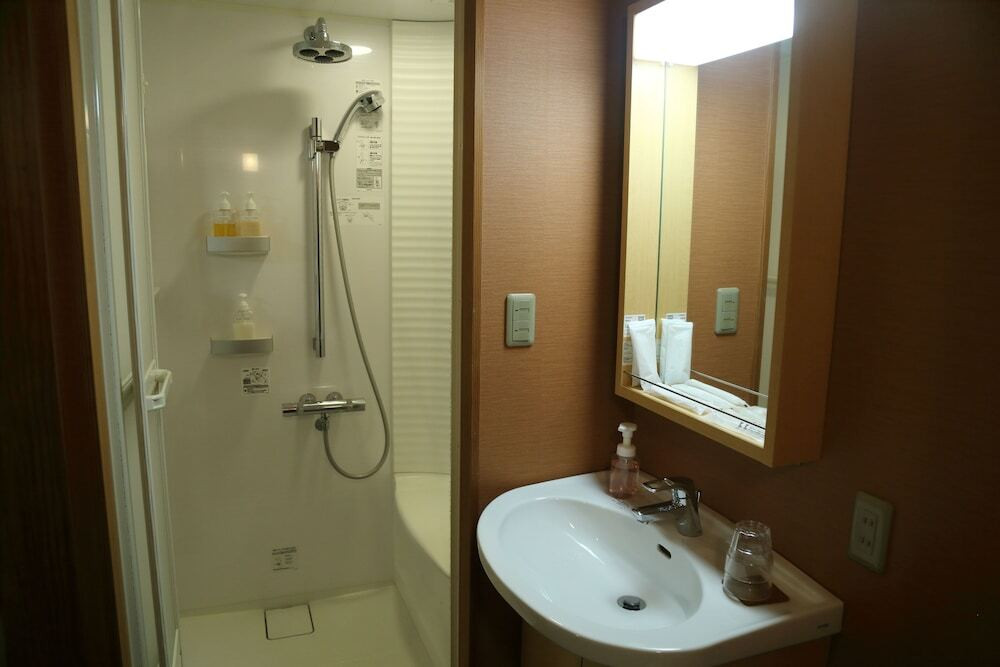 バスルームのシャワー