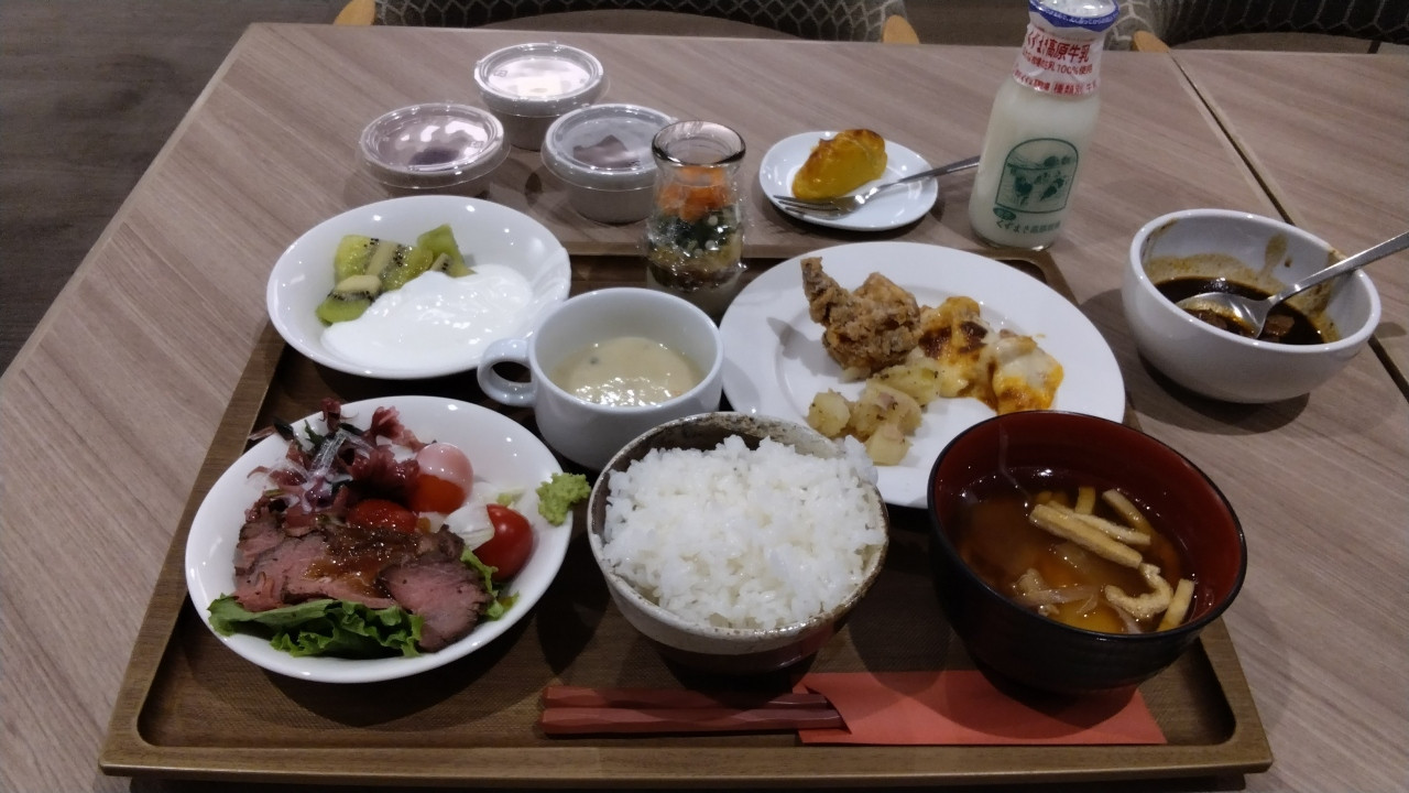 朝食は色々美味しくお勧めです
