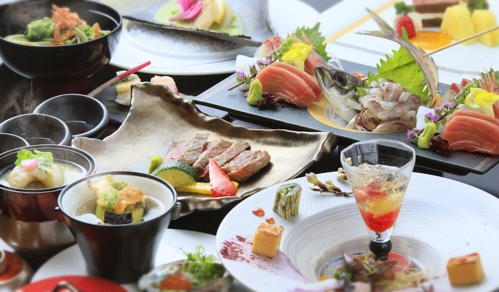 ライブキッチンで
創作和会席を味わう / 1