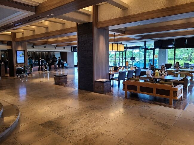 ロビー・フロント周辺の様子