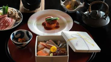 食事・飲み物 / 3