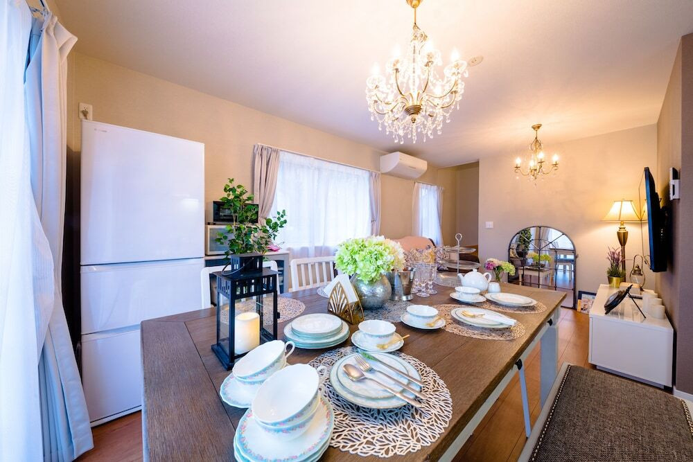 客室内のダイニングエリア