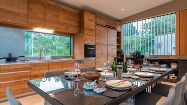 客室内のダイニングエリア / 10