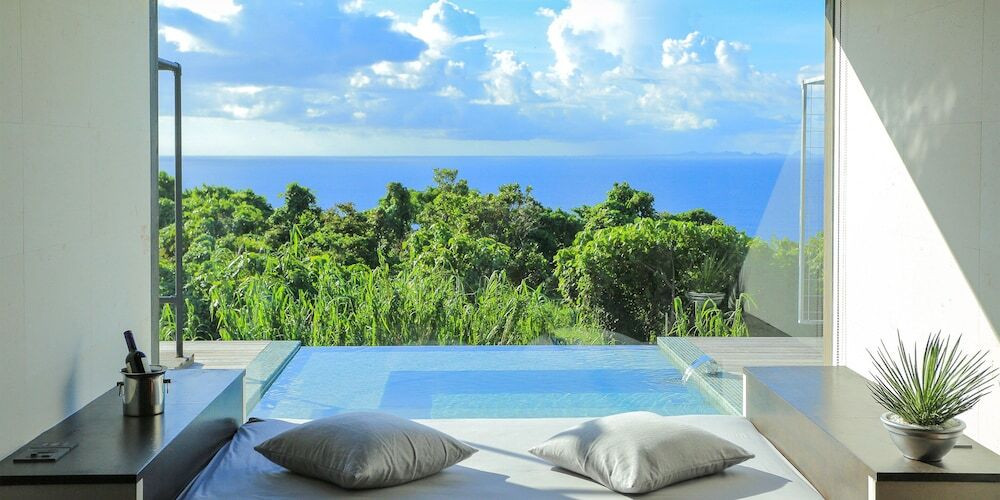 海を望むデイベッドで寛ごう♪室内から島の自然が感じられるヴィラ3994760