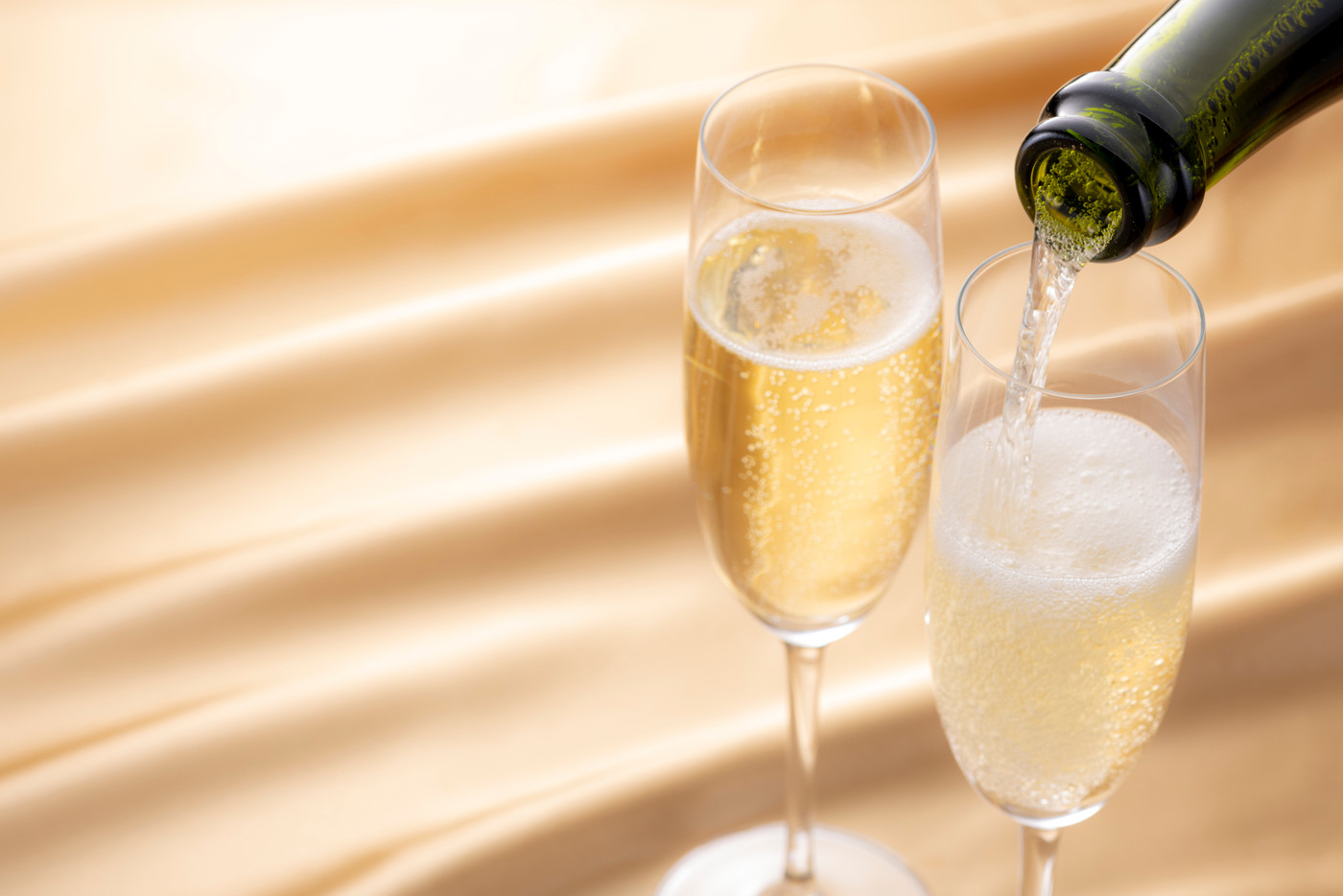 特別な日や記念日をシャンパンで祝う