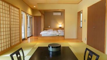 客室内のダイニングエリア / 18