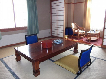 5.アート巡りの拠点に◎ 離島にたたずむ老舗「旅館 茶梅(ちゃうめ)」4084598