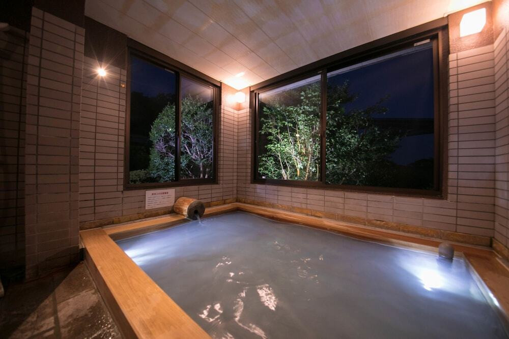 女性浴場／檜風呂