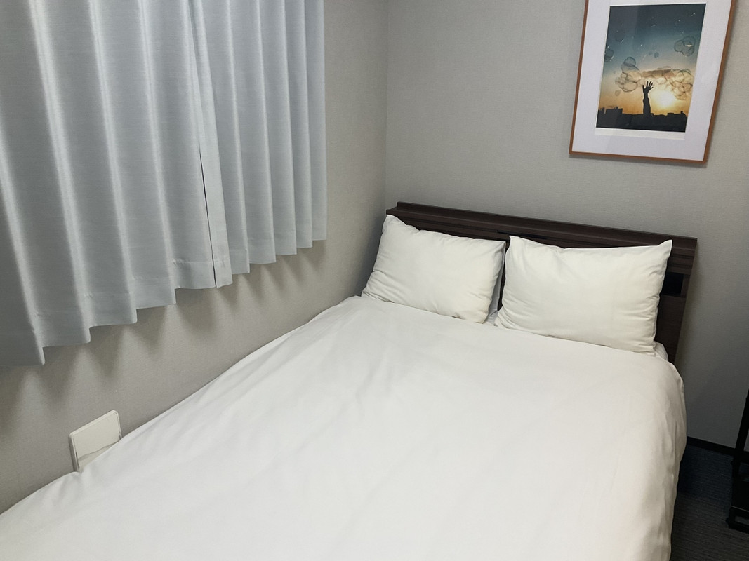 ダブルのベッド