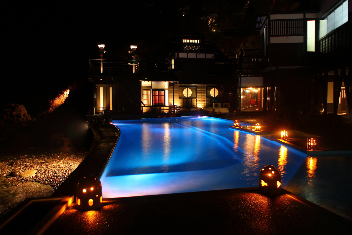 日本の秘湯　ランプの宿