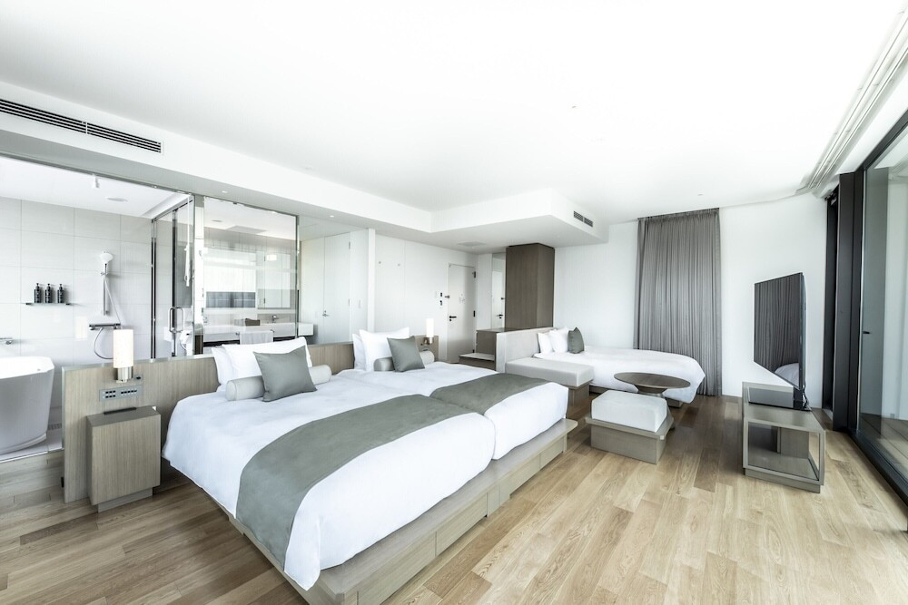 コーナーバルコニー①