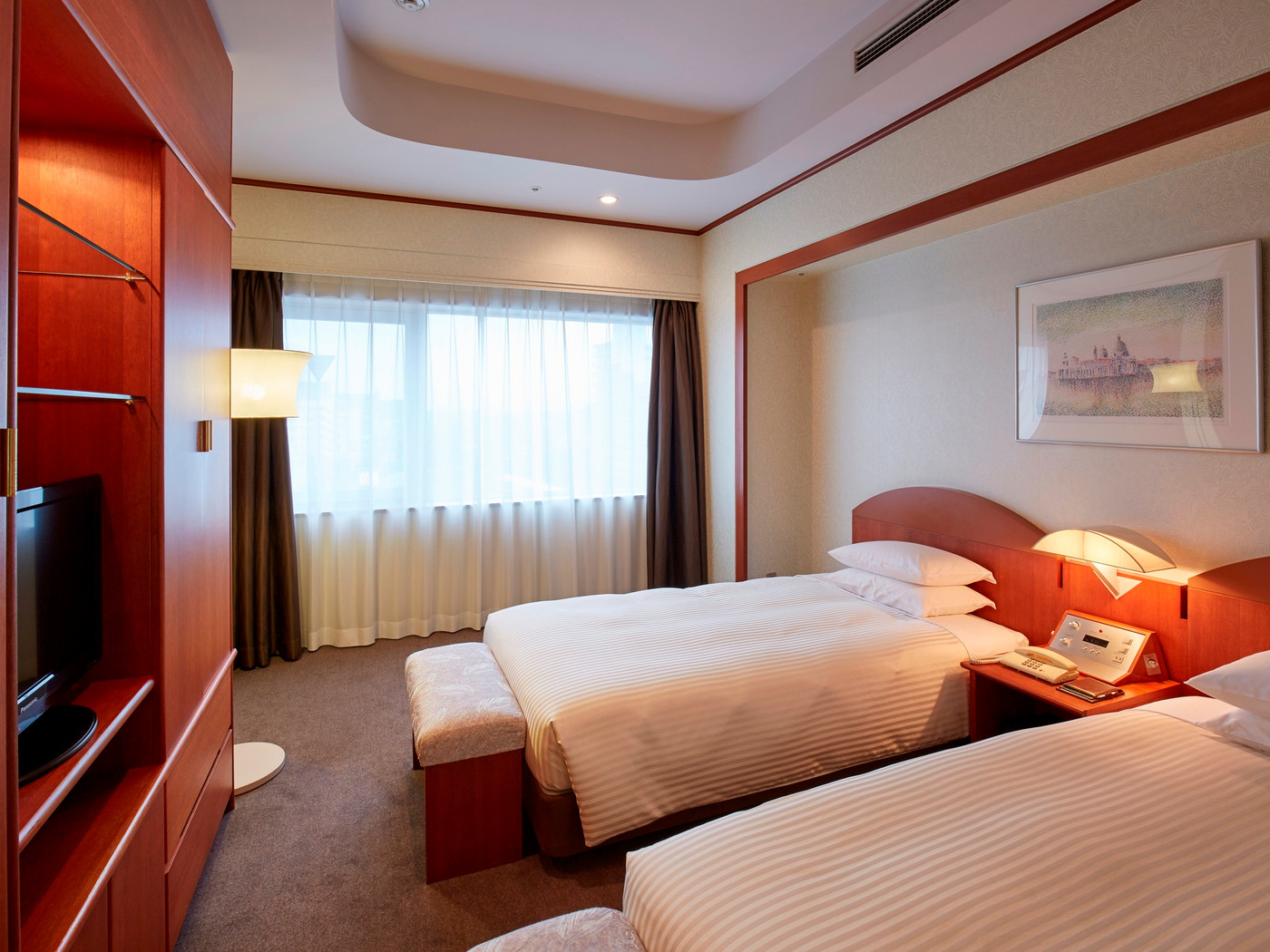 駅直結で便利！落ち着いた大人の空間を味わって4007530