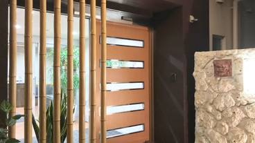 施設の入り口 / 9