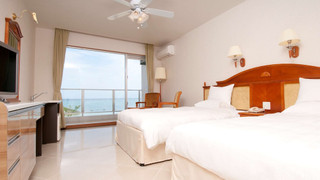 スタンダード ルーム シングルベッド 2 台 バルコニー オーシャンビュー (with Extra Bed)