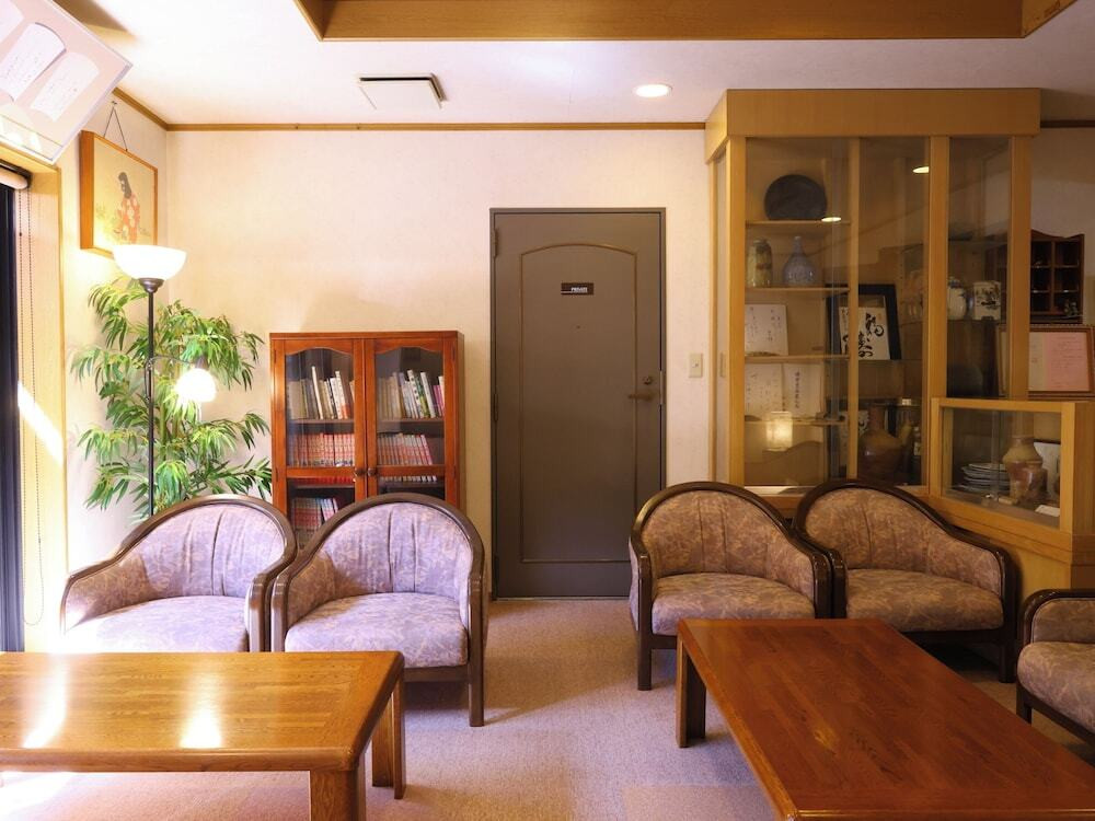 ロビーラウンジ