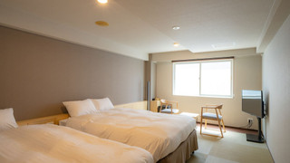 ファミリー 4 人部屋 ベッド (複数台)