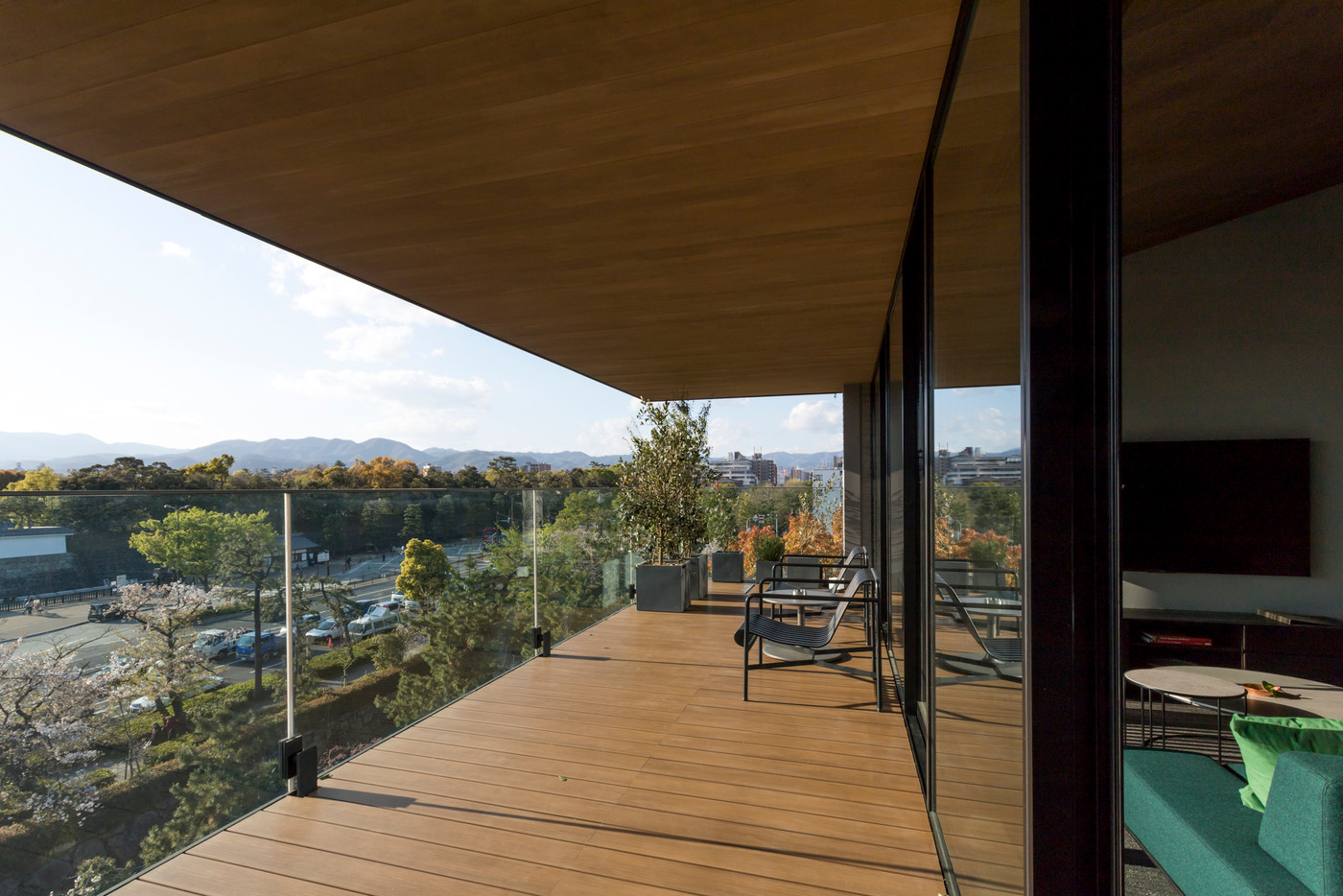 世界遺産の「二条城」を間近に望む。内装や設備が洗練されていて快適4009763