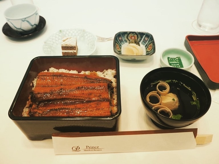 ツアーの昼食うなぎ