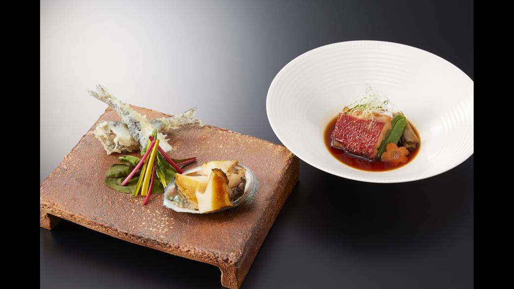 伊東港の新鮮魚介や
旬の食材たっぷりの会席 / 3