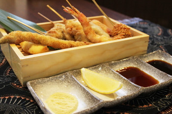 「串揚げ　かず屋」 料理 24924919 定番！あっさりしたサクサクの大将おまかせ串　5本 680円