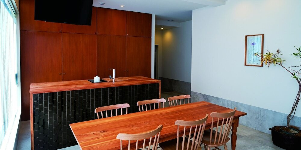 客室内のダイニングエリア