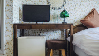 デザイン ルーム ダブルベッド 1 台 パーシャルシービュー