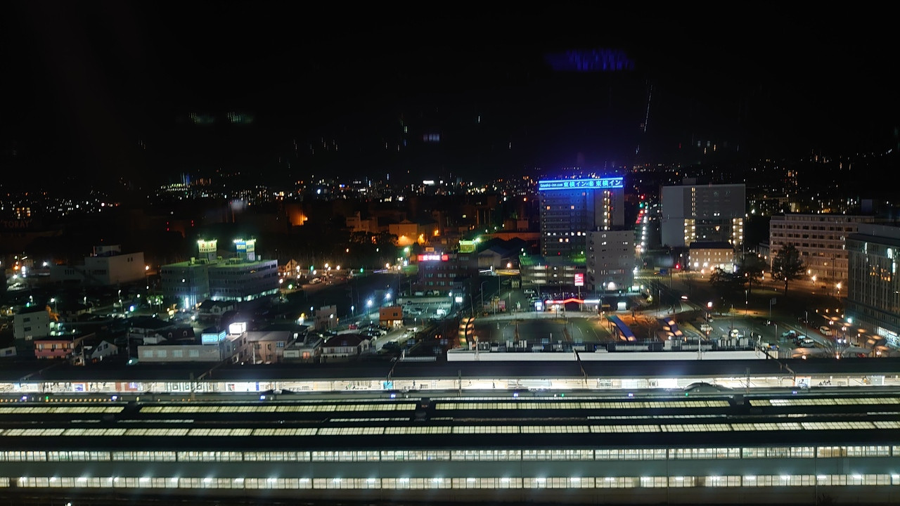 足元に見える三島駅