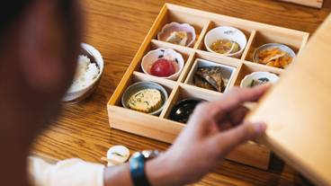 松花堂スタイルの朝食 / 2