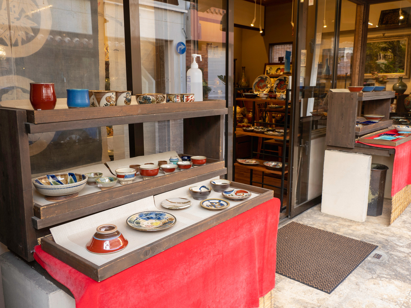 那覇市壺屋やちむん通