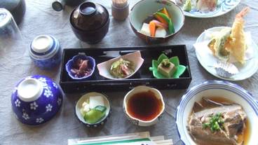 食事・飲み物 / 1