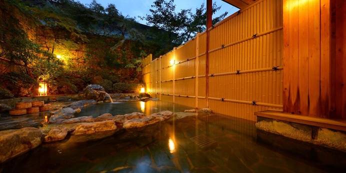 天童温泉 松伯亭 あづま荘(山形県 旅館) / 1