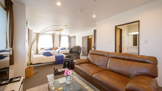 デラックス アパートメント (302)