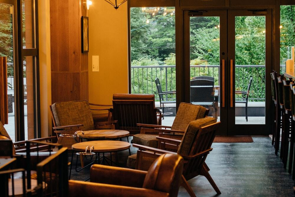 ロビーラウンジ