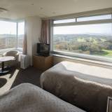 コーナーツイン / 4