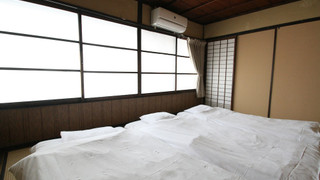 トラディショナル トリプルルーム 共用バスルーム