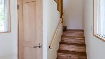 施設の入り口 / 2