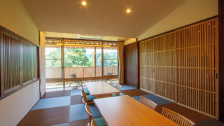 露天風呂付特別室 （90平米）和洋室 禁煙 (3名以上利用時のみ布団を用意)