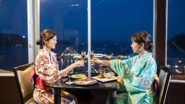 回転展望レストラン「東風と海」_夕食イメージ / 10