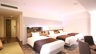 デラックス トリプルルーム (ユニットタイプバスルーム、トイレ仕切り、シャワーブース)