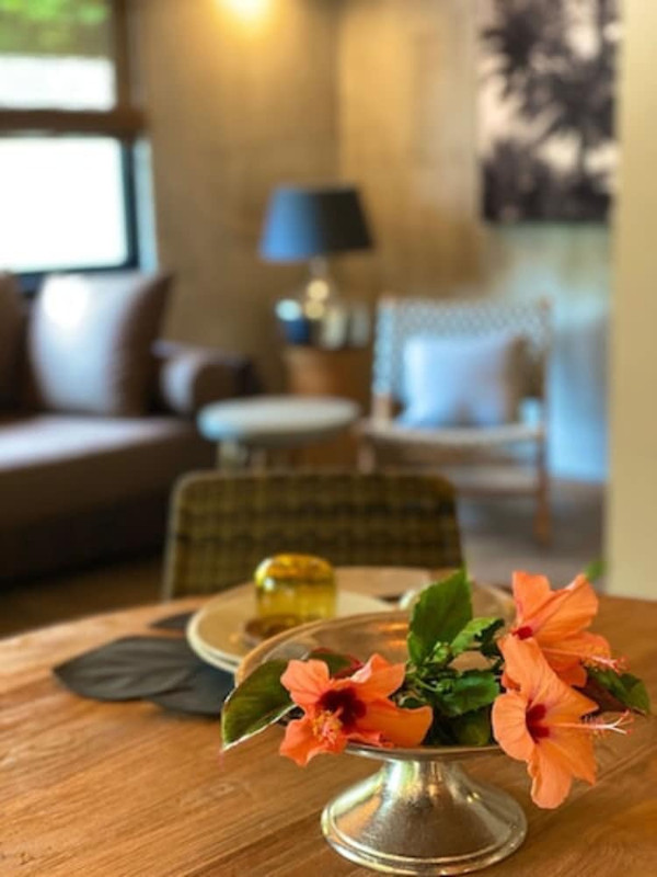 客室内のダイニングエリア