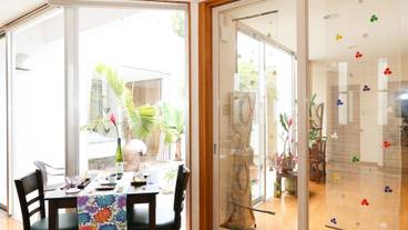 客室内のダイニングエリア / 3