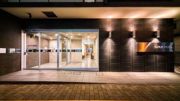 施設の入り口 / 13