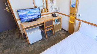 エコノミー ダブルルーム ダブルベッド 1 台 喫煙可